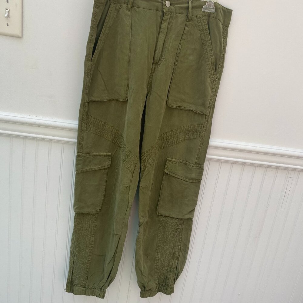 Forever 21 Cargo pants size Large Joggers new